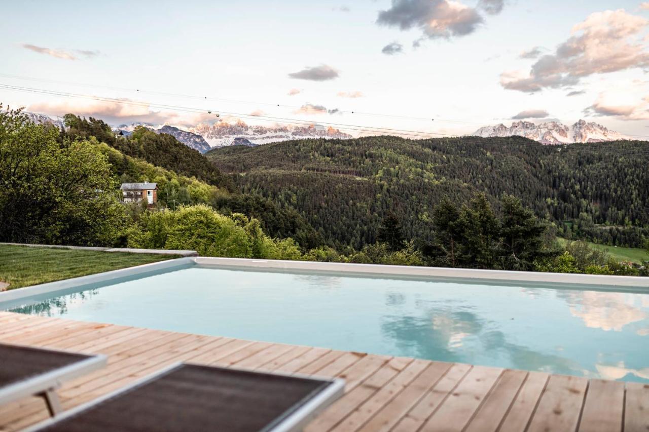 Pippos Mountain Lodge โซปราบอลซาโน ภายนอก รูปภาพ