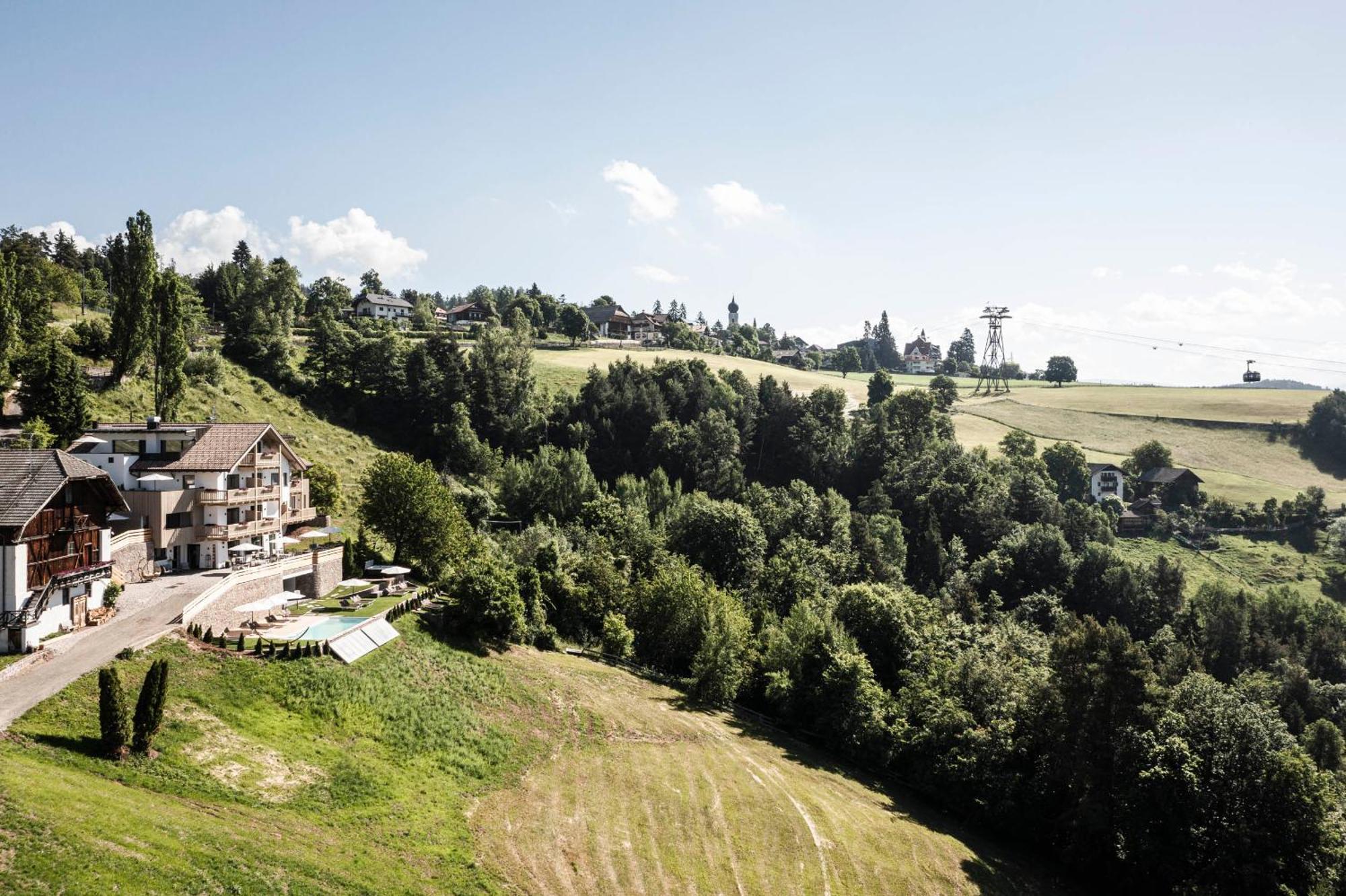 Pippos Mountain Lodge โซปราบอลซาโน ภายนอก รูปภาพ